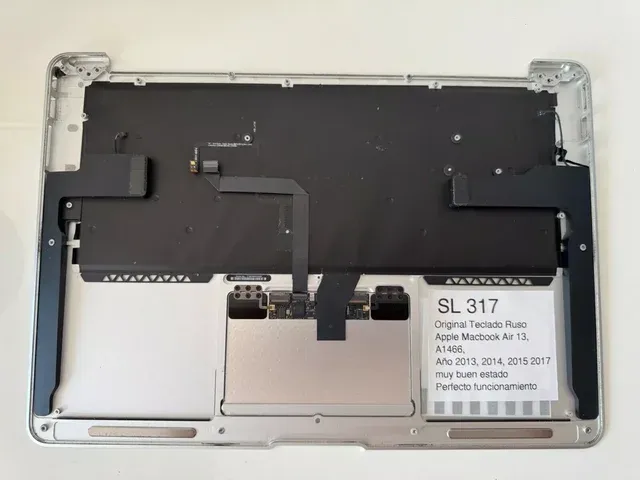 Custodia superiore con tastiera per MacBook Air 13" A1466
