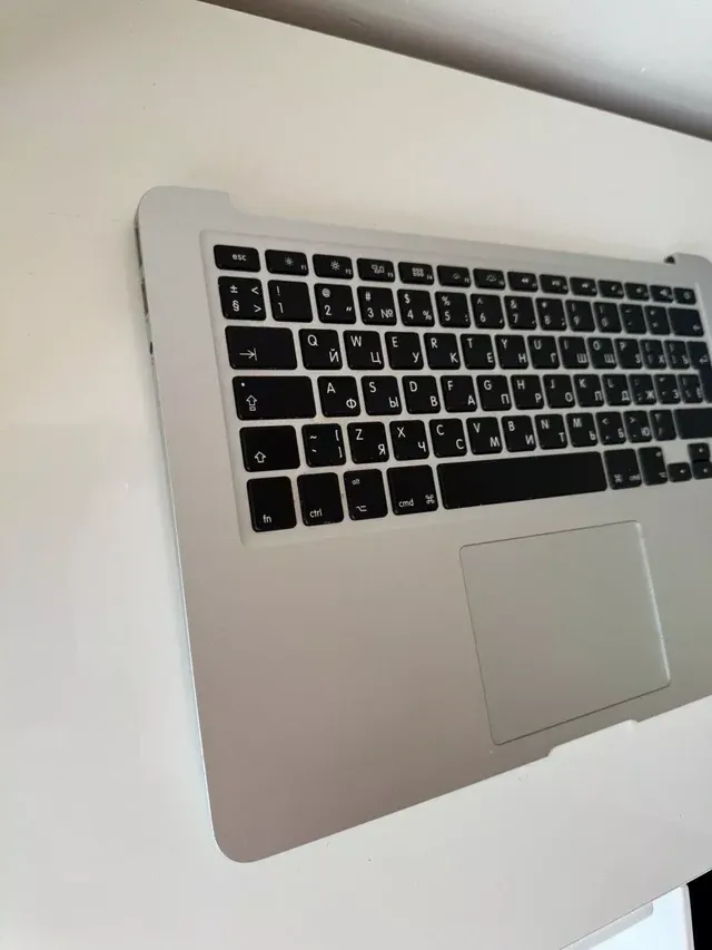 Custodia superiore con tastiera per MacBook Air 13" A1466