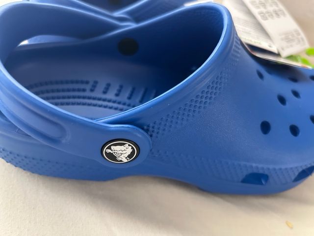 Crocs azules - talla 33-34 EU
