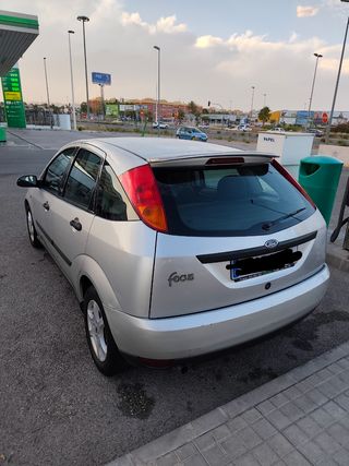 Ford Focus 2000