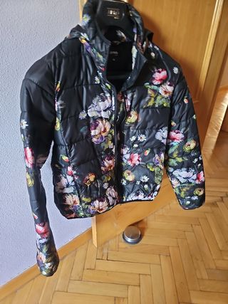 Chaqueta acolchada floral