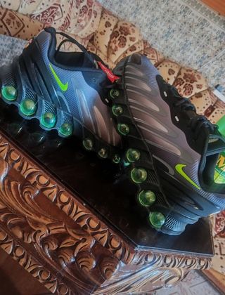 Zapatillas Nike DN negras y grises