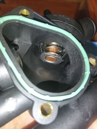 Cuerpo termostato Renault Megane y Kango