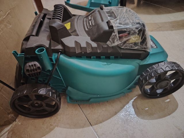 Cortacésped Vonroc inalámbrica 