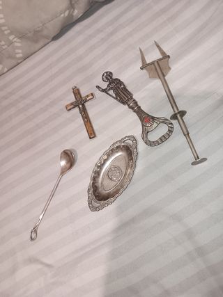 Antiguedades religiosas & abridor