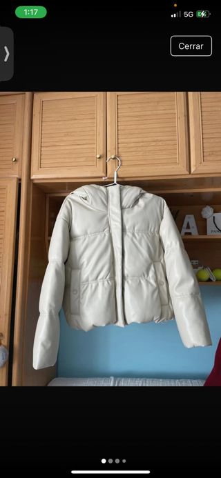 Plumas Stradivarius beige