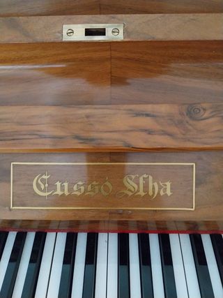 Piano Cusso Sfha antiguo