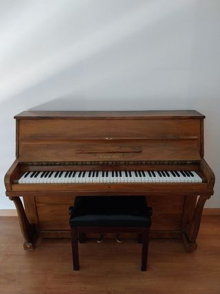 Piano Cusso Sfha antiguo