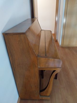 Piano Cusso Sfha antiguo