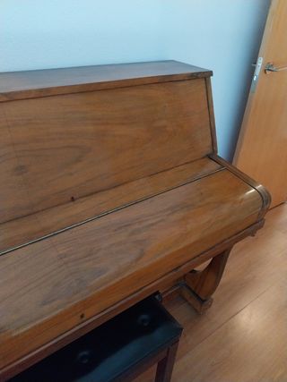 Piano Cusso Sfha antiguo
