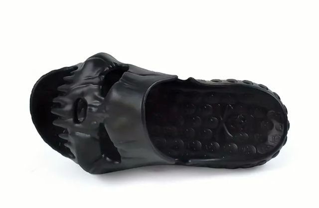 Chanclas calavera negras