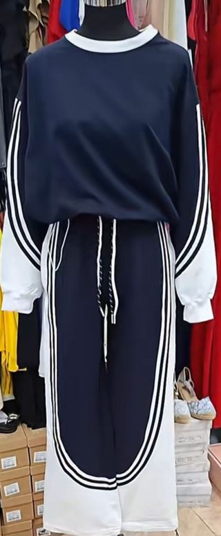 Chándal azul y blanco