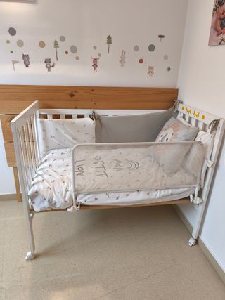 Culla per neonato in legno bianco