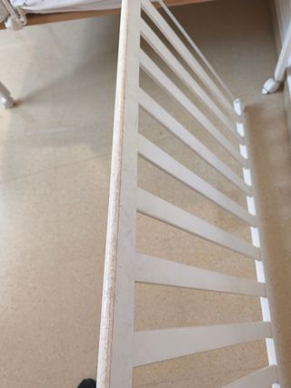 Culla per neonato in legno bianco