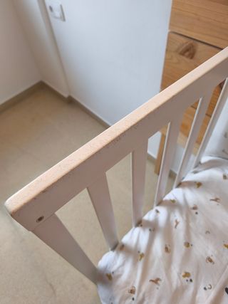 Culla per neonato in legno bianco
