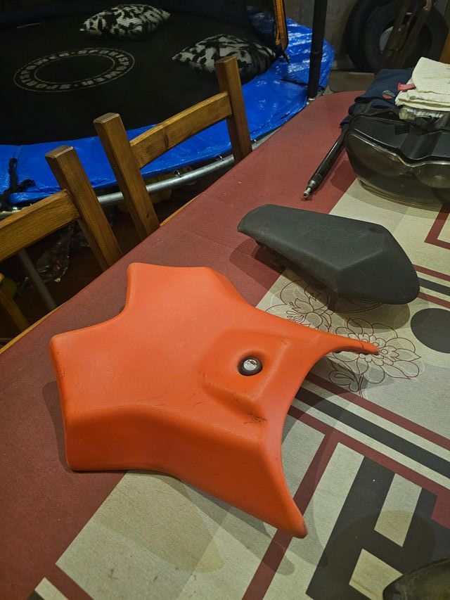 Asiento y reenvio Aprilia RS 50 Derbi GPR 50