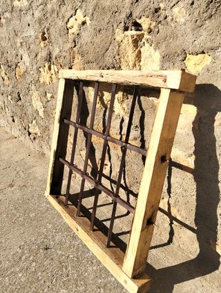 Ventana antigua con reja - Forja