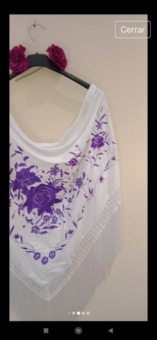 Mantoncillo blanco bordado - morado