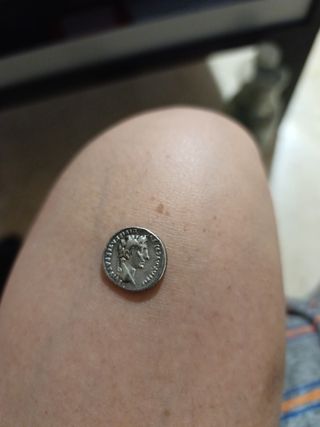 Moneda romana antigua de plata 