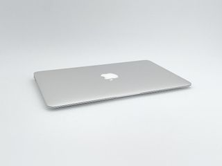 MacBook Air 11" Intel Core i5 2 núcleos 1.6GHz - SSD 128Gb - RAM 4Gb