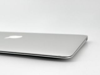 MacBook Air 11" Intel Core i5 2 núcleos 1.6GHz - SSD 128Gb - RAM 4Gb