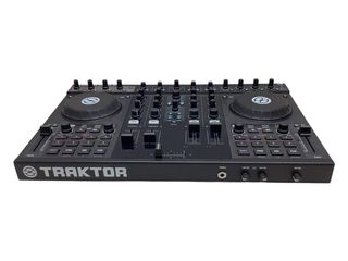 controller traktor kontrol s4