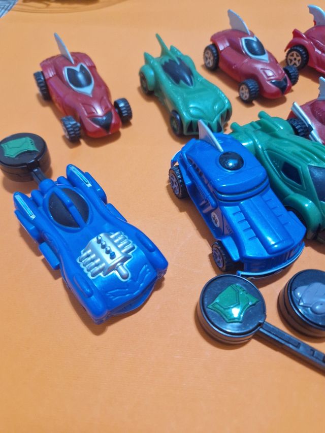 12 Macchinine da corsa vintage