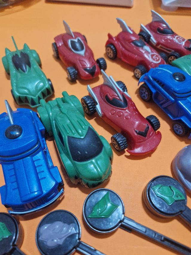 12 Macchinine da corsa vintage