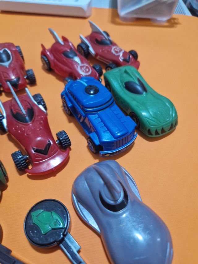 12 Macchinine da corsa vintage