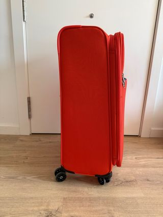Maleta American Tourister roja