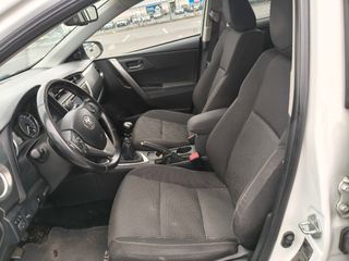 Toyota Auris 2015