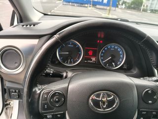Toyota Auris 2015