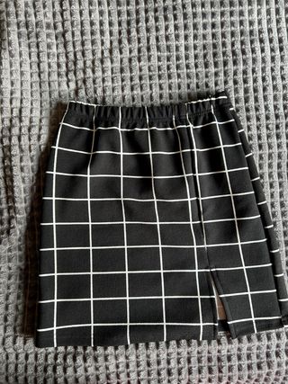 Mini falda cuadriculada blanco y negro