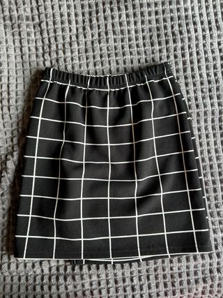Mini falda cuadriculada blanco y negro