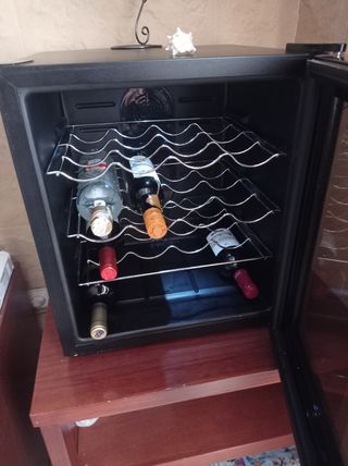 Vinoteca 12 botellas+mueble+copas