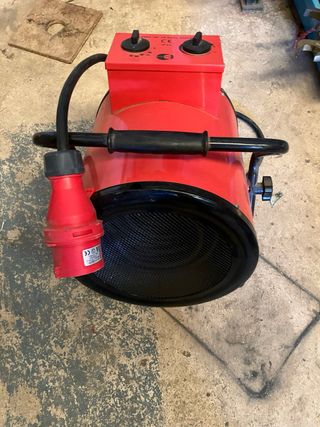 Calefactor industrial trifásico.