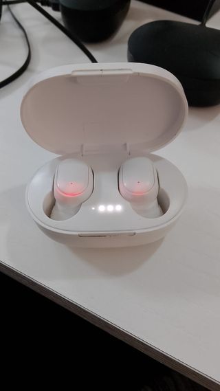 Auriculares Bluetooth blancos