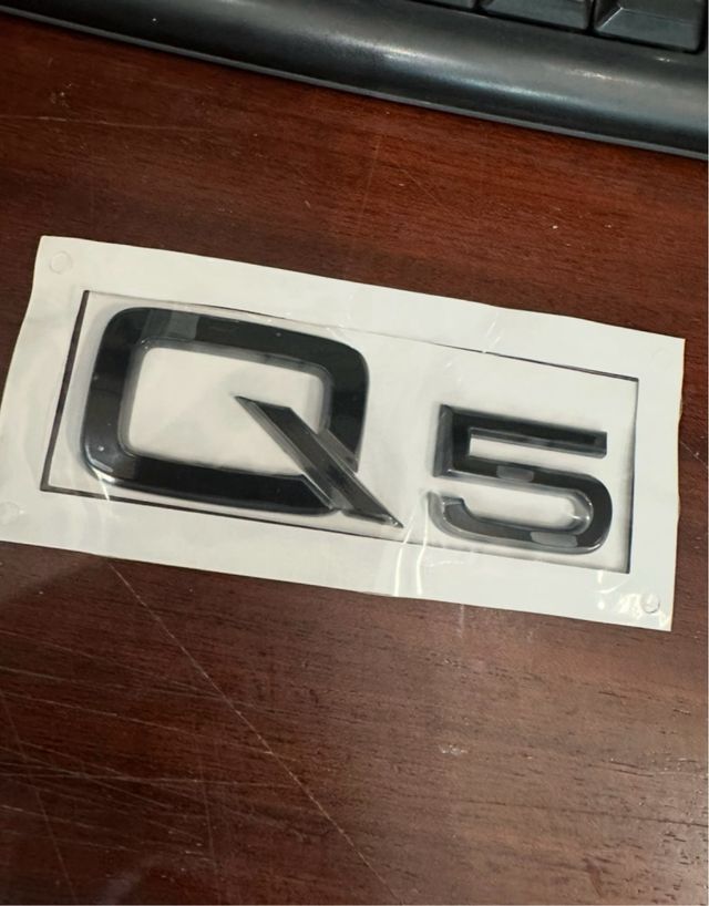 Stemma Audi Q5 nero - Adesivo