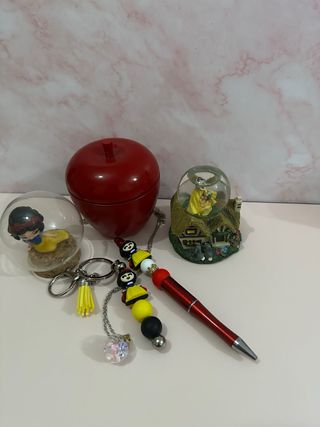 Pack Blancanieves: Bolígrafo, Llaveros, etc.