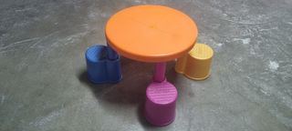 Mesa infantil FEBER con 4 sillas