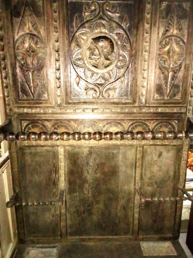 Mueble recibidor antiguo de madera