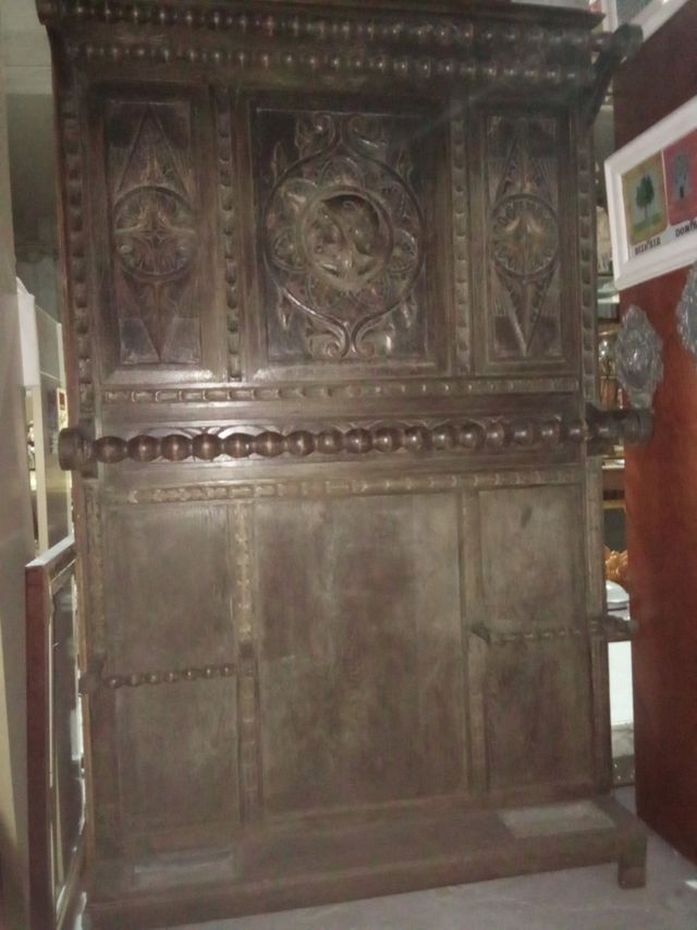 Mueble recibidor antiguo de madera