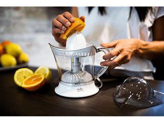 Exprimidor - OK. OJU 102 Potencia 40W, Depósito de 0.5L, Tapa transparente