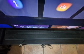 TV QA Q60 - Negra + Barra Sonido Samsung S60