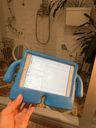 iPad mini Azul  con Funda protectora
año 2012 