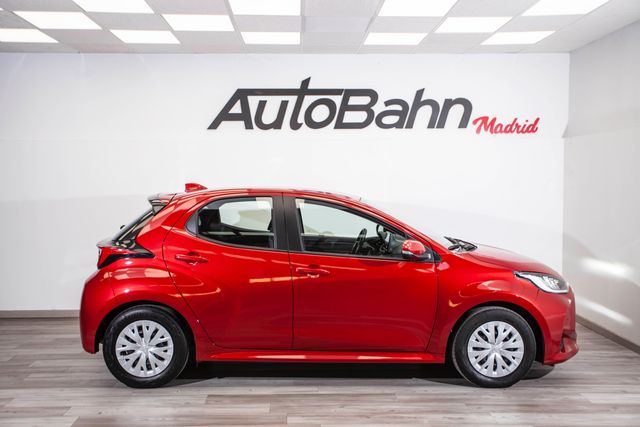TOYOTA Yaris 1.5 120H Business Plus