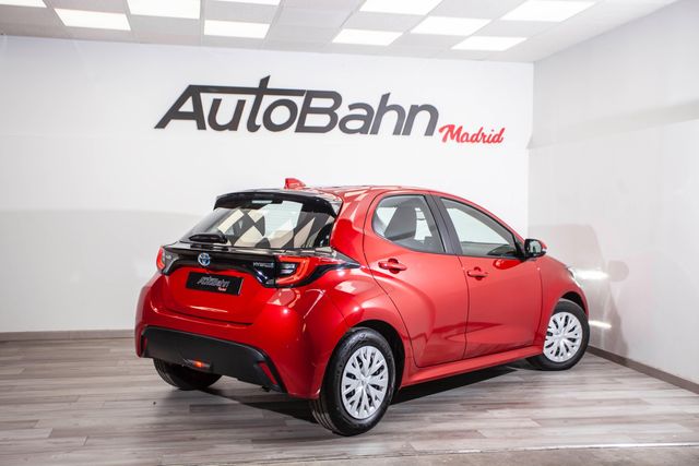 TOYOTA Yaris 1.5 120H Business Plus
