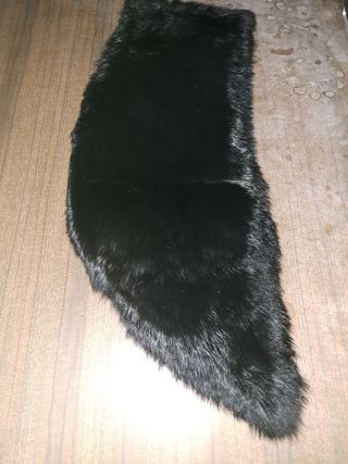 Cuello de piel negro