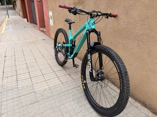 Bicicleta Enduro Propain Tyee CF