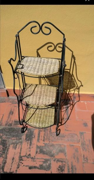 Estantería 3 niveles - metal y mimbre